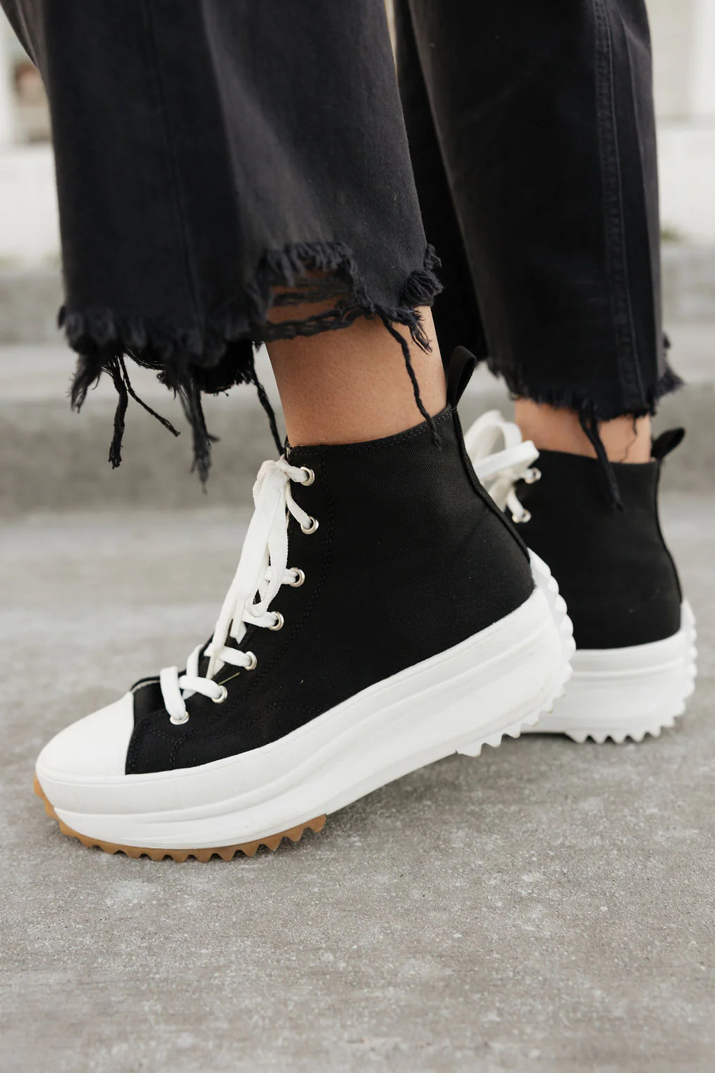 Thandos Sneakers-Black - Image 3